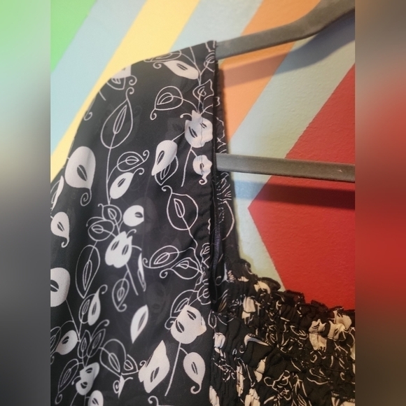 Agora Women's Black And White Flowy Boho Top Size Medium - Picture 13 of 14